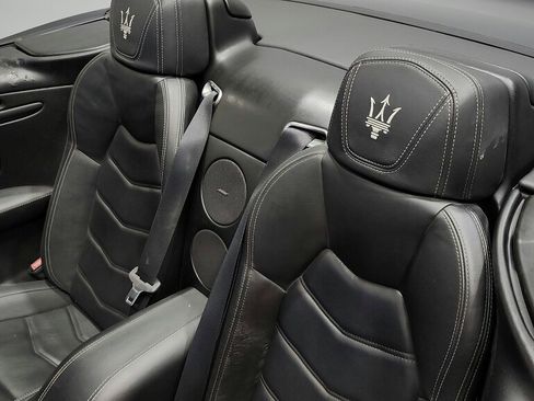 Used 2015 Maserati GranTurismo Sport RWD image 29