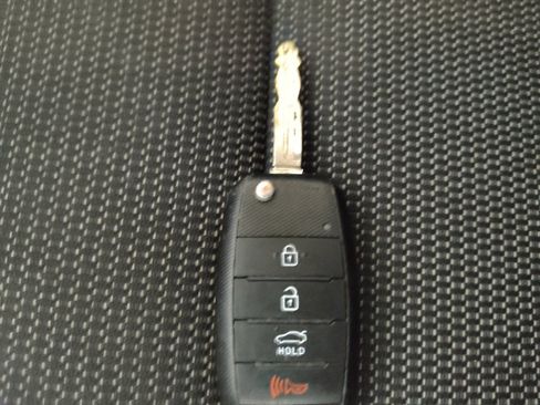 Used 2017 Kia Forte LX FWD image 32