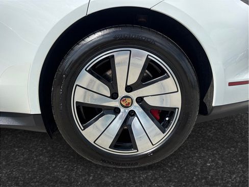 Used 2021 Porsche Taycan 4S w/ Premium Package AWD/4WD image 16