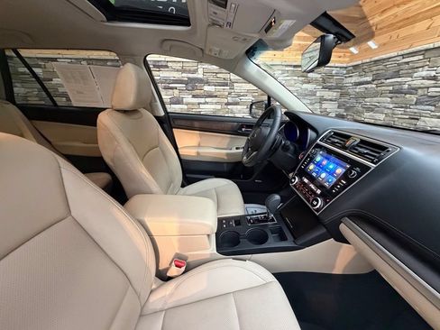 Used 2019 Subaru Outback 2.5i Limited AWD/4WD image 28