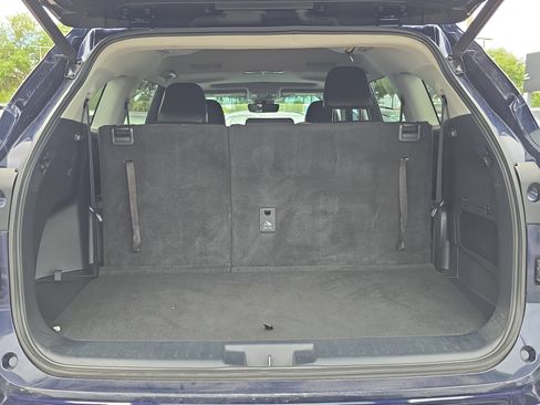 Used 2023 Toyota Highlander XLE image 10