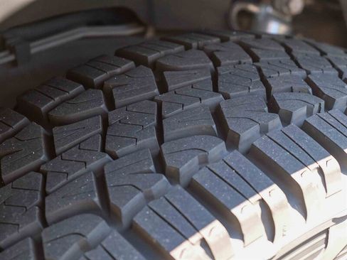 Used 2004 HUMMER H2 w/ Chrome Appearance Package image 45