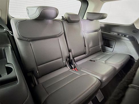 Used 2025 Ford Expedition Active AWD/4WD image 28