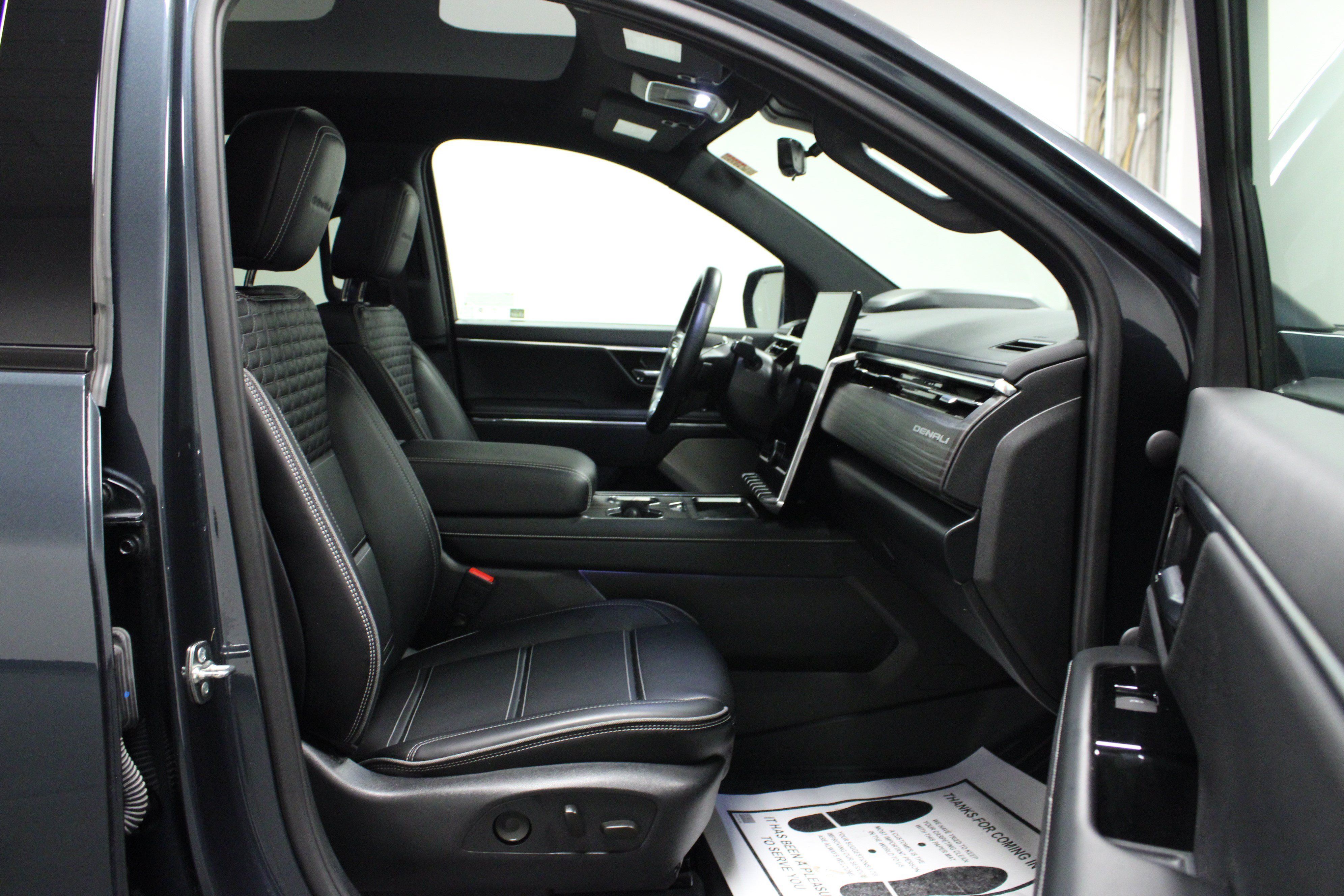 Used 2025 GMC Sierra EV Denali AWD/4WD image 16
