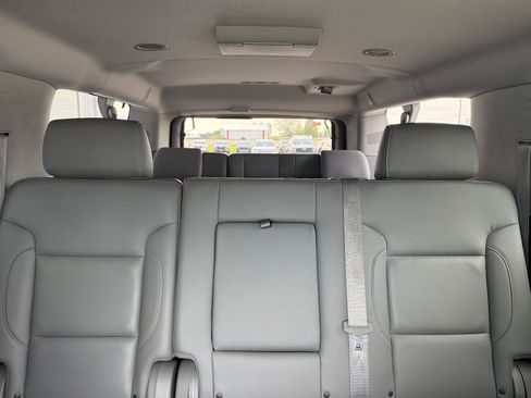 Used 2015 Chevrolet Suburban LT w/ Luxury Package AWD/4WD image 20