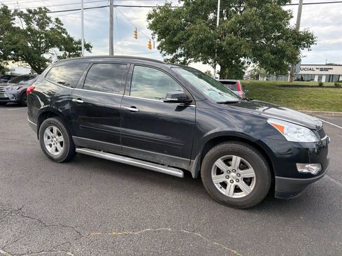 Used 2012 Chevrolet Traverse LT w/ LPO, 'HIT The Road' Package FWD image 28