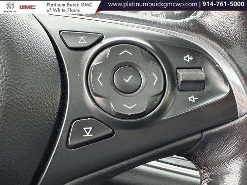 Used 2020 Buick Enclave Premium w/ Sun and Sites Package image 32