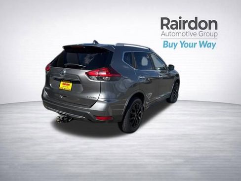 Used 2018 Nissan Rogue SV image 8