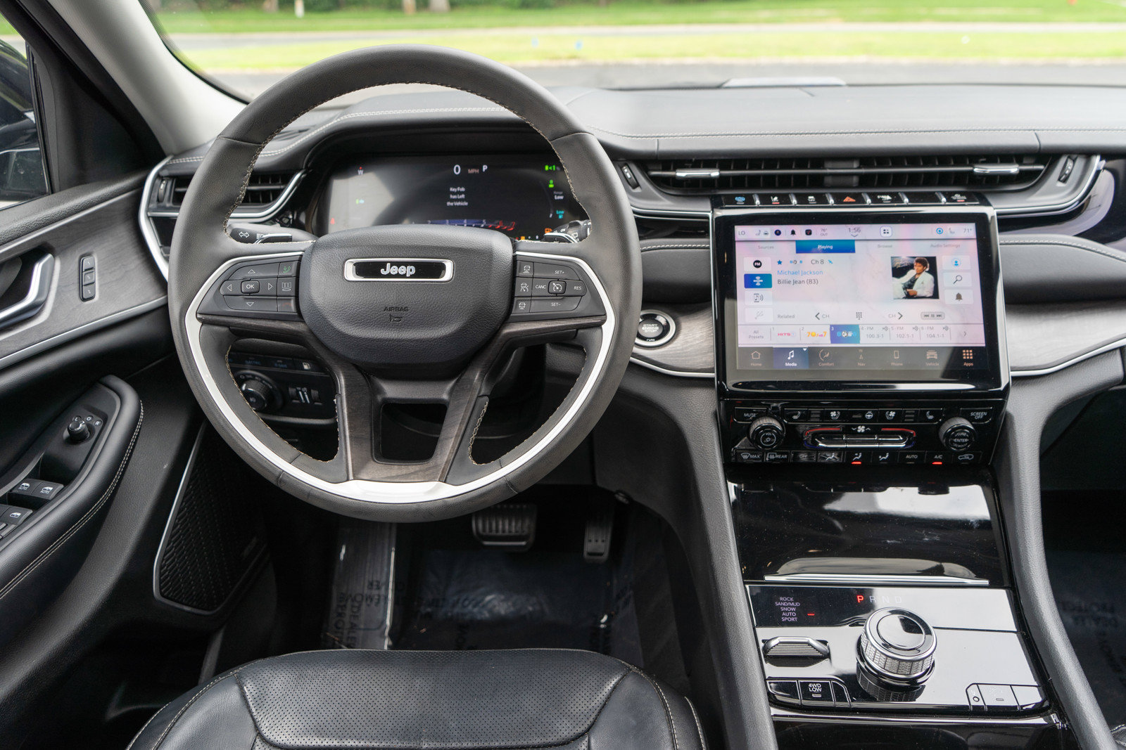 Used 2023 Jeep Grand Cherokee 4WD 4xe w/ Luxury Tech Group II image 13
