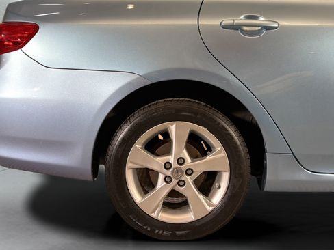 Used 2013 Toyota Corolla LE w/ Premium Pkg FWD image 35