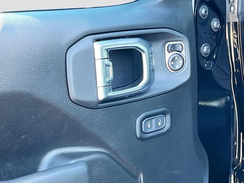 New 2025 Jeep Wrangler Unlimited Rubicon w/ Convenience Group AWD/4WD image 18