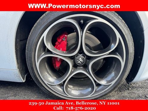 Used 2024 Alfa Romeo Giulia Ti AWD/4WD image 13