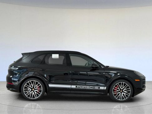 Certified 2026 Porsche Cayenne GTS AWD/4WD image 9