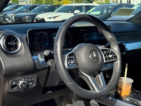 Used 2021 Mercedes-Benz GLB 250 4MATIC image 25