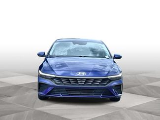 Used 2024 Hyundai Elantra SEL FWD video 3
