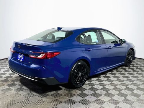 Used 2025 Toyota Camry SE FWD image 7
