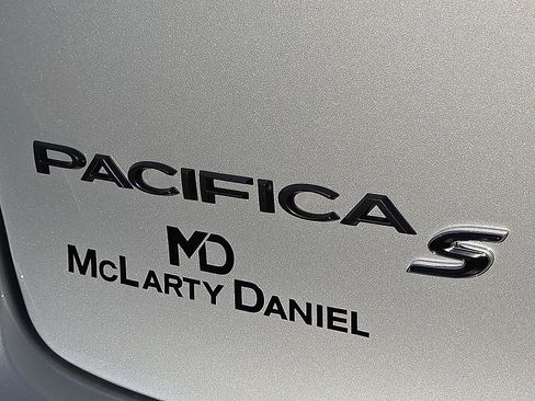 New 2026 Chrysler Pacifica Select w/ S Appearance Package FWD image 9
