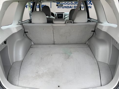Used 2011 Subaru Forester 2.5X Premium w/ All-Weather Pkg AWD/4WD image 9