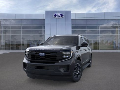 New 2025 Ford Expedition Max Active image 2