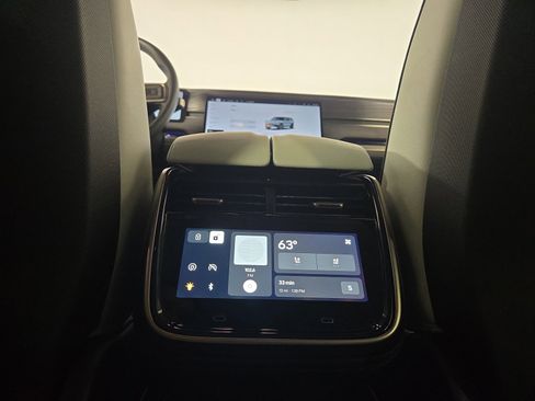 Used 2024 Rivian R1S Adventure AWD/4WD image 30
