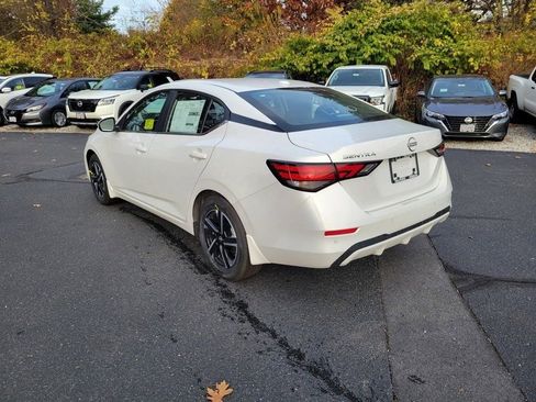 Used 2025 Nissan Sentra SV w/ Trunk Package image 3
