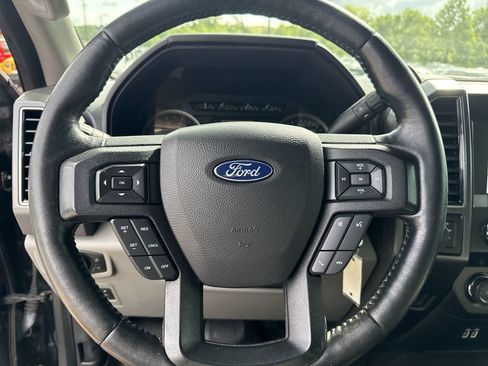 Used 2019 Ford F150 XLT w/ Equipment Group 302A Luxury AWD/4WD image 16