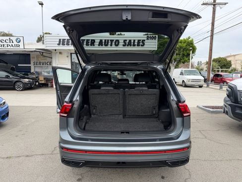 Used 2023 Volkswagen Tiguan SE R-Line FWD image 19