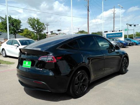 Used 2025 Tesla Model Y Long Range AWD/4WD image 6