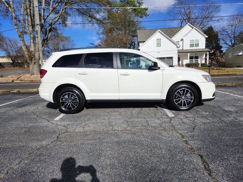 Used 2018 Dodge Journey SE w/ Blacktop Package image 17