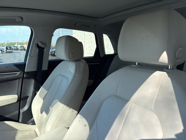 Used 2020 Audi Q3 2.0T Premium w/ Convenience Package AWD/4WD image 13