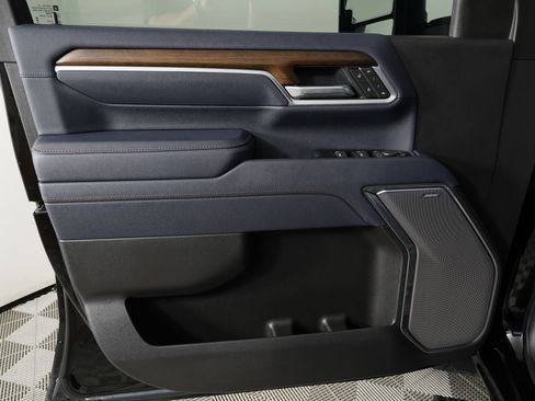 Used 2025 Chevrolet Silverado 2500 High Country w/ High Country Premium Package AWD/4WD image 14