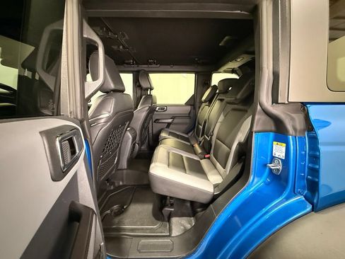 Used 2024 Ford Bronco Black Diamond w/ Sasquatch Package AWD/4WD image 18