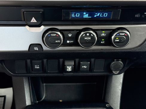 Used 2021 Toyota Tacoma SR5 image 22