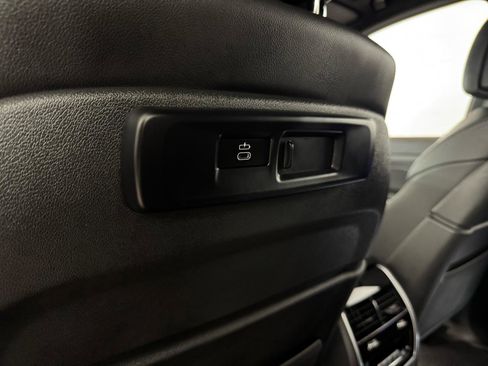 Used 2021 BMW X5 M50i image 40