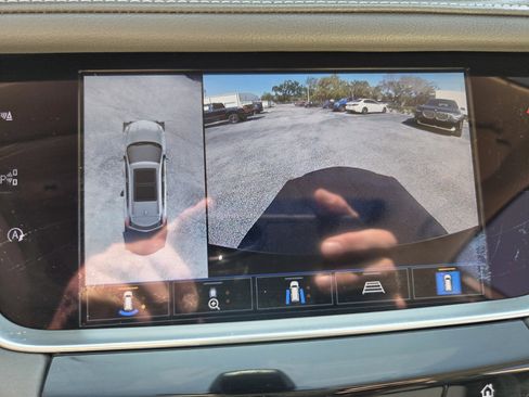 Used 2021 Cadillac XT5 Premium Luxury image 24