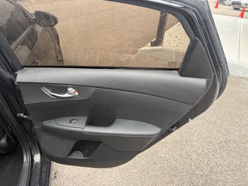 Used 2021 Kia Forte LXS FWD image 14
