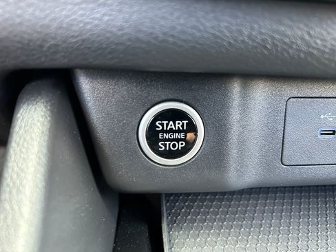 Used 2023 Nissan Rogue SV AWD/4WD image 16
