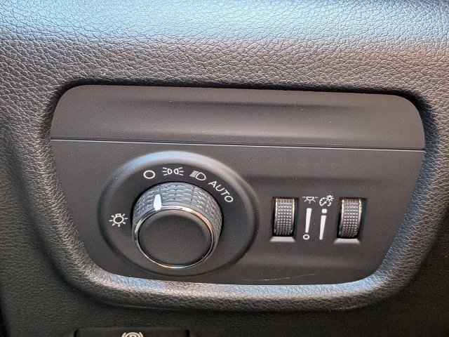 New 2026 Jeep Grand Cherokee Altitude RWD image 27