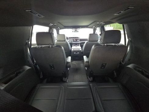 Used 2022 GMC Yukon XL Denali image 15