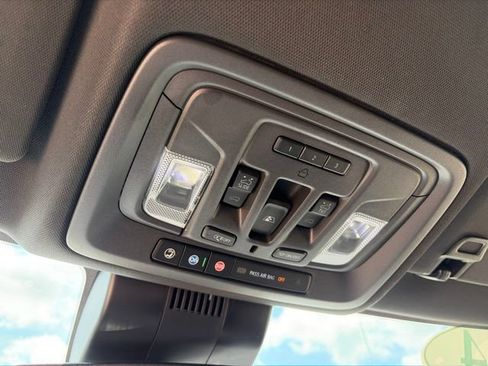 Used 2024 Chevrolet Silverado 1500 High Country w/ High Country Premium Package AWD/4WD image 32