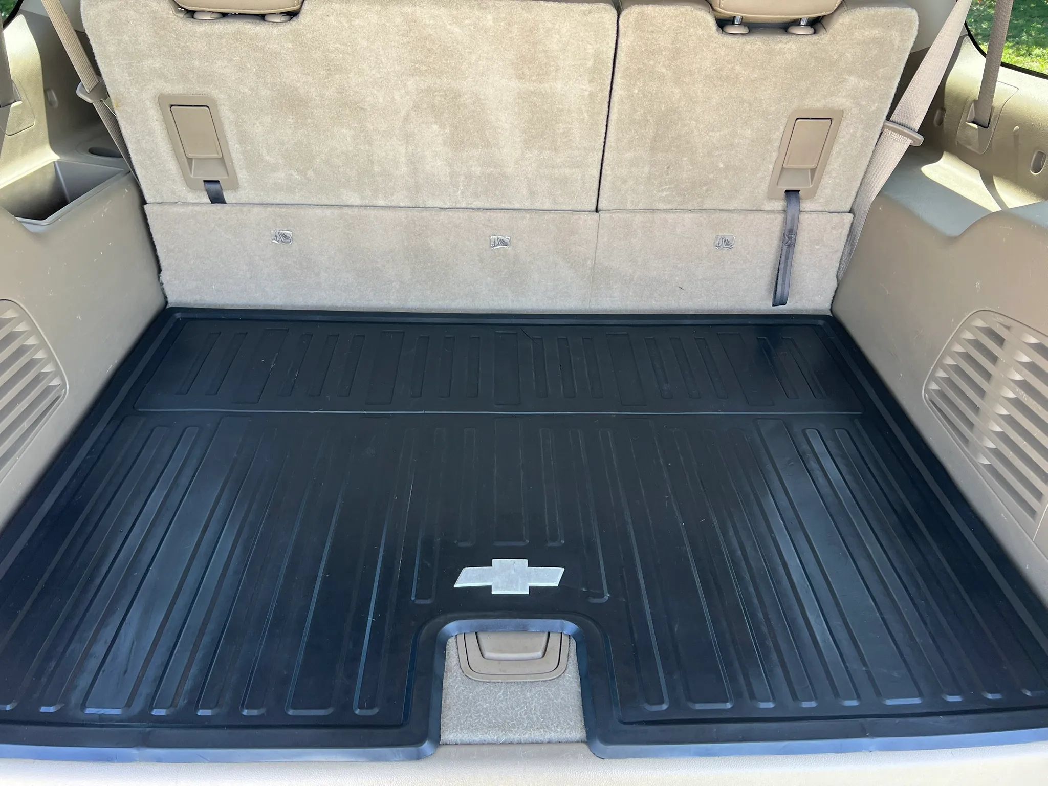 Used 2016 Chevrolet Suburban LT RWD image 23