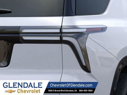 New 2026 Chevrolet Traverse RS w/ LPO, Floor Liner Package image 11