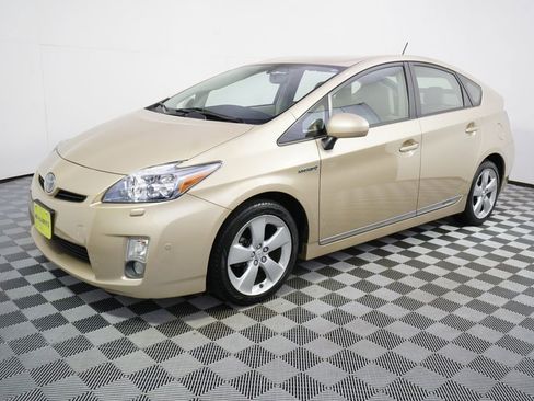 Used 2010 Toyota Prius Five FWD image 2