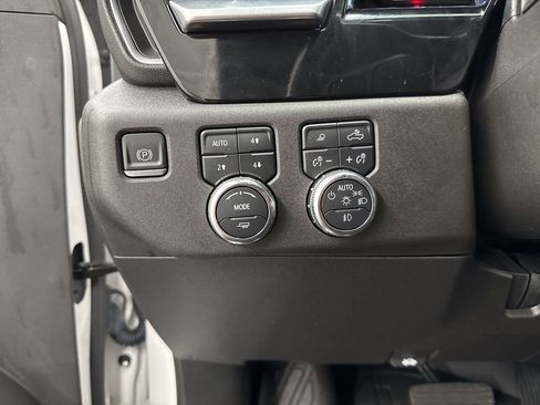 Used 2022 GMC Sierra 1500 SLT w/ X31 Off-Road Package image 33