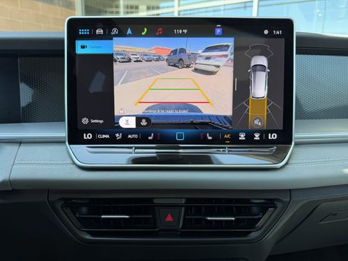 Used 2025 Volkswagen Tiguan SE w/ Panoramic Sunroof Package AWD/4WD image 20