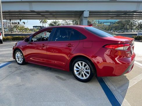 Used 2021 Toyota Corolla LE w/ LE Convenience Package image 4