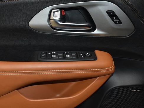 New 2026 Chrysler Pacifica Pinnacle w/ Trailer Tow Group image 30