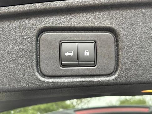 Certified 2024 Nissan Pathfinder SV w/ SV Premium Package FWD image 28