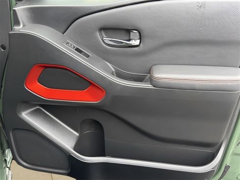 Used 2022 Nissan Frontier PRO-4X image 29