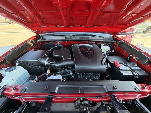 Certified 2022 Toyota Tacoma TRD Off-Road w/ Technology Package image 33